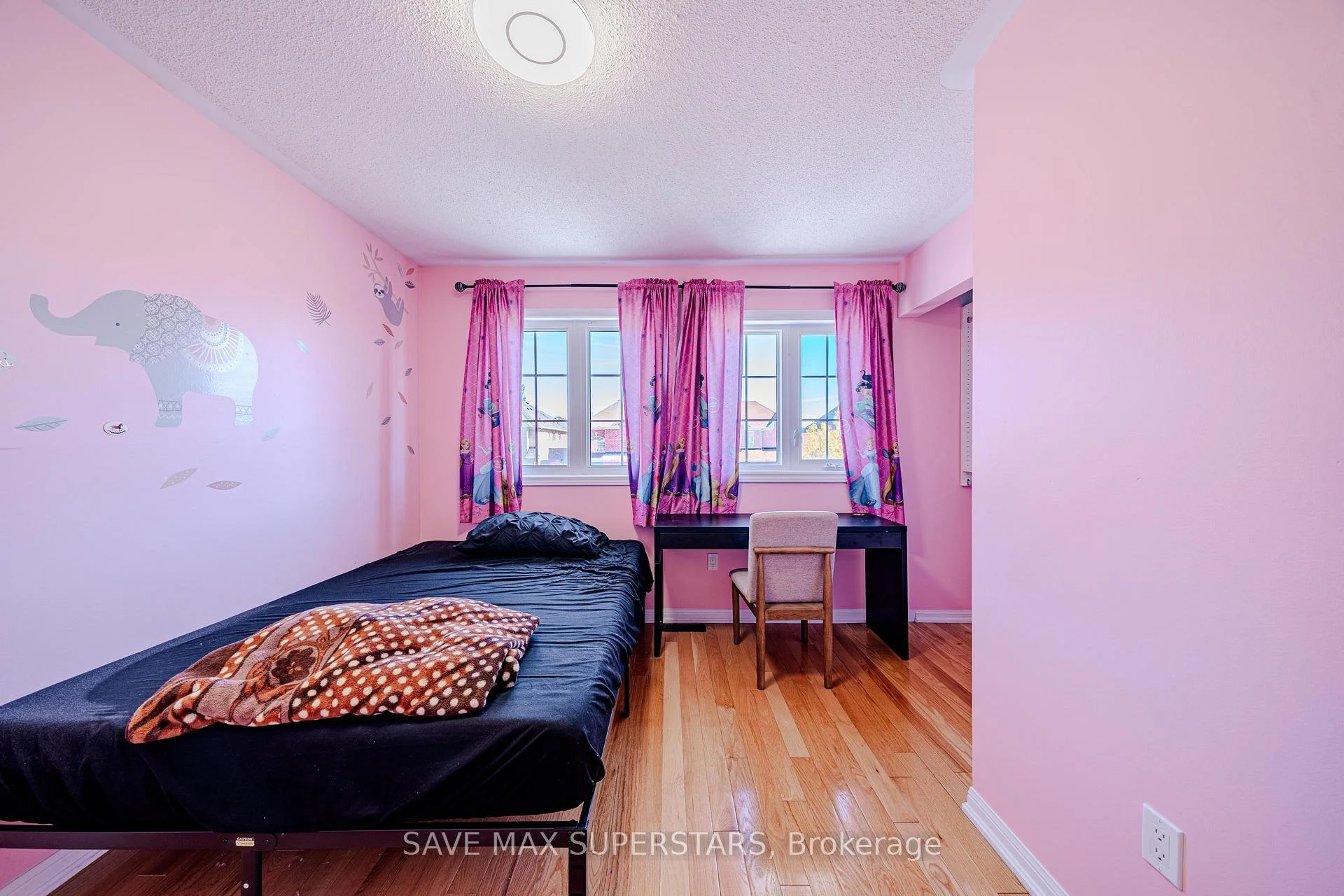 Photo 39 of 28 Versailles Crescent, Barrie, Innis-Shore — HOMEH
