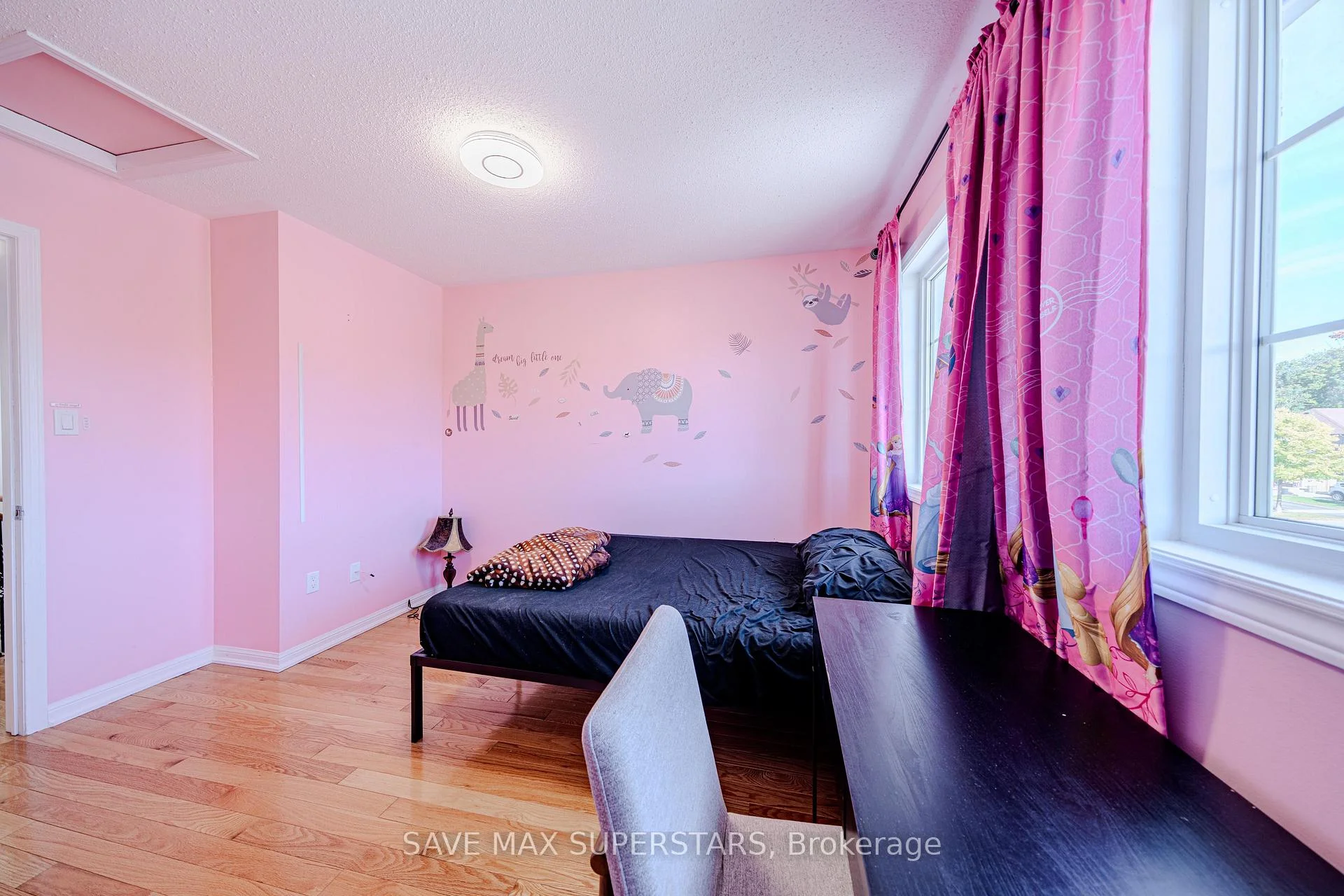 Photo 41 of 28 Versailles Crescent, Barrie, Innis-Shore — HOMEH