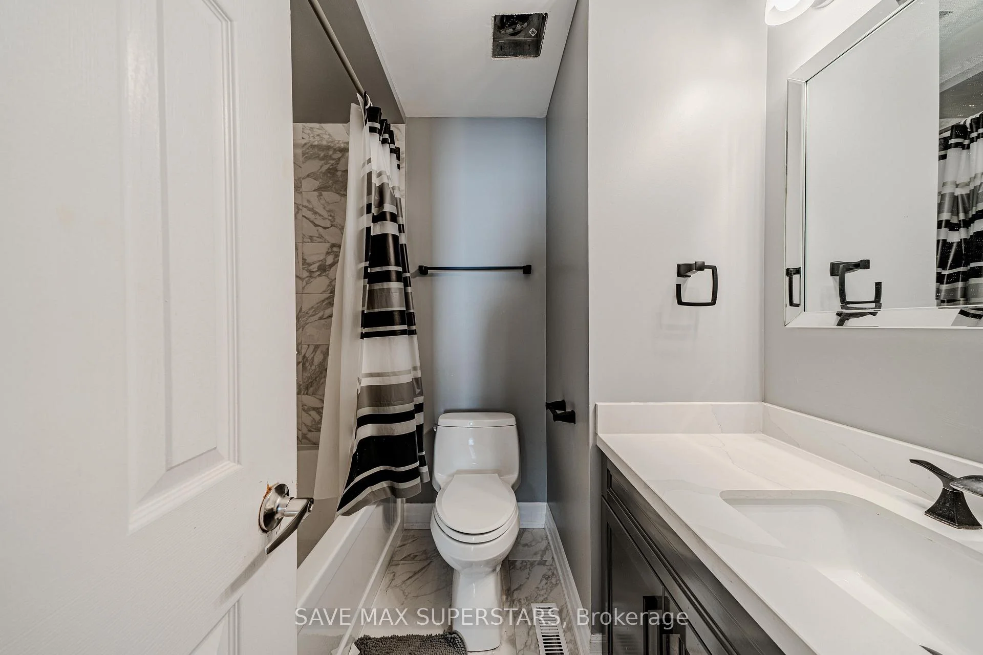 Photo 42 of 28 Versailles Crescent, Barrie, Innis-Shore — HOMEH