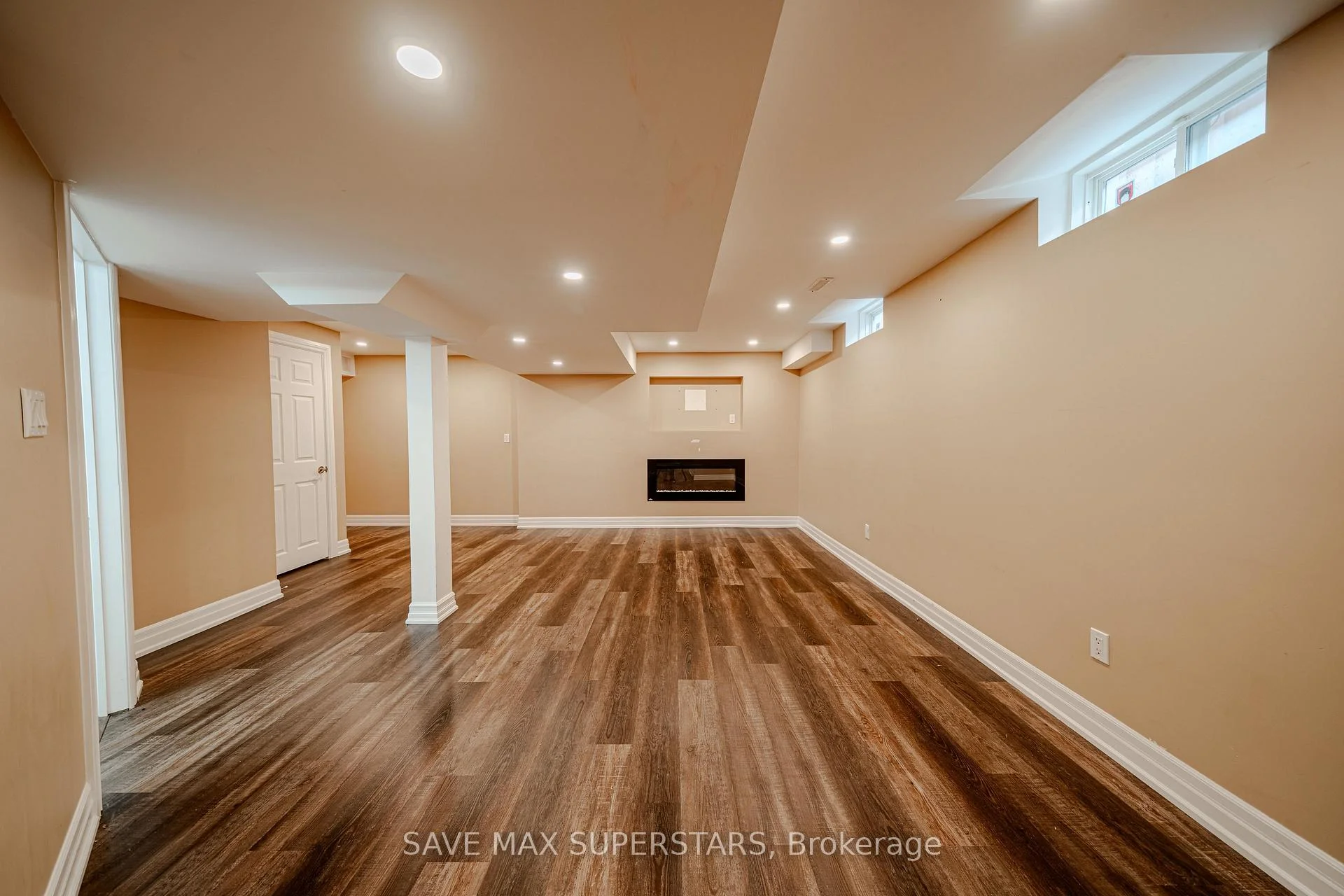 Photo 45 of 28 Versailles Crescent, Barrie, Innis-Shore — HOMEH