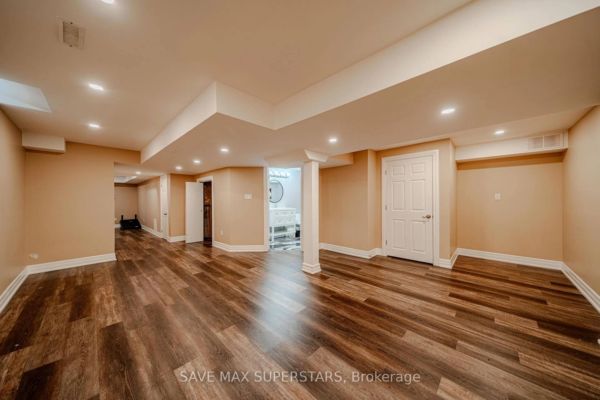 Photo 47 of 28 Versailles Crescent, Barrie, Innis-Shore — HOMEH