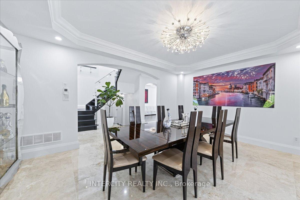 Photo 21 of 102 Cook's Mill Crescent, Vaughan, Patterson — HOMEH