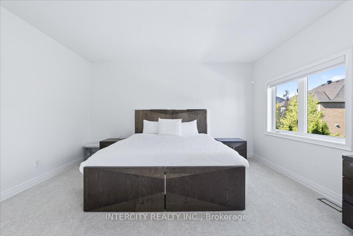 Photo 25 of 102 Cook's Mill Crescent, Vaughan, Patterson — HOMEH