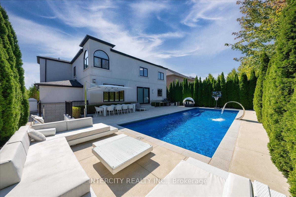 Photo 48 of 102 Cook's Mill Crescent, Vaughan, Patterson — HOMEH