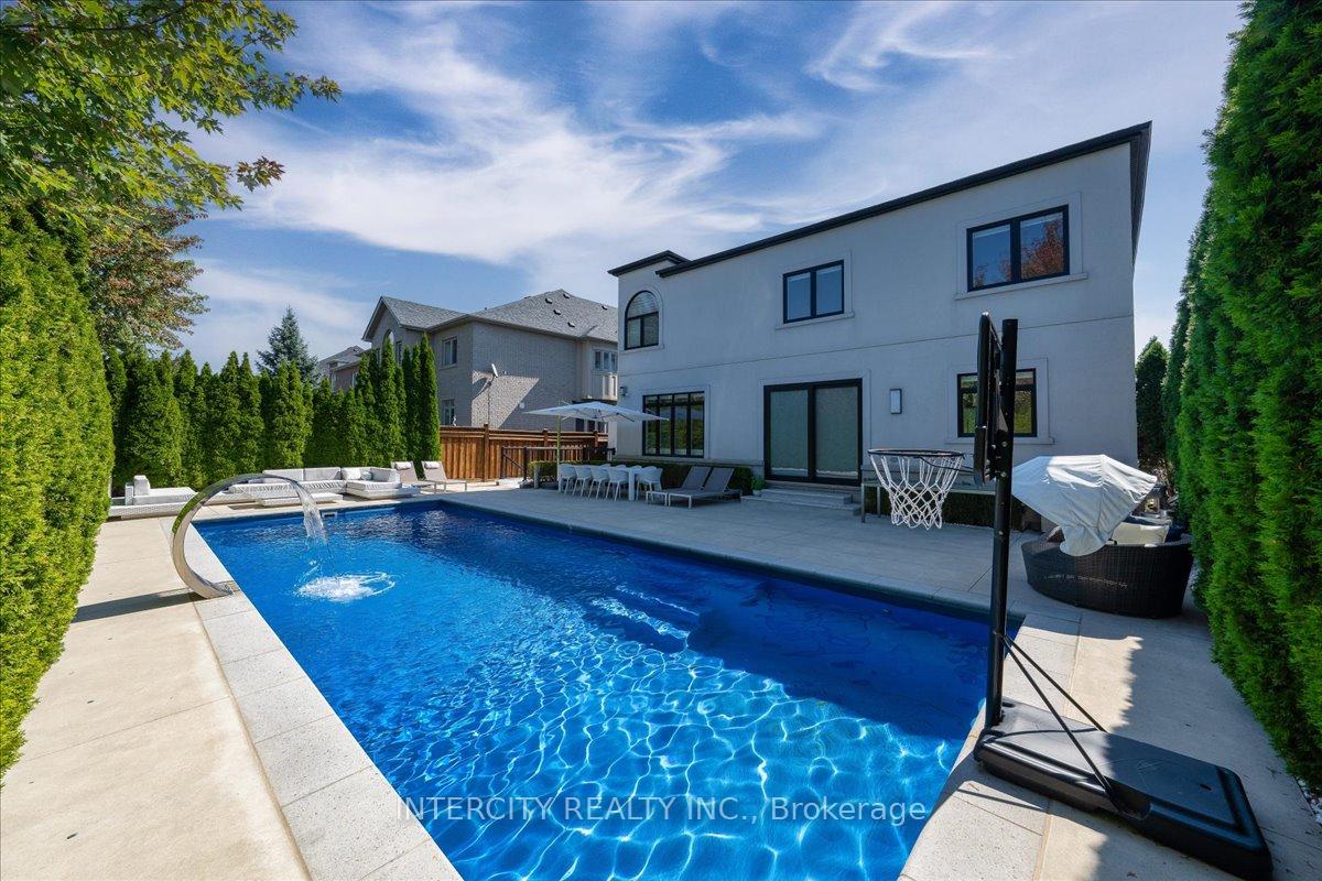 Photo 49 of 102 Cook's Mill Crescent, Vaughan, Patterson — HOMEH
