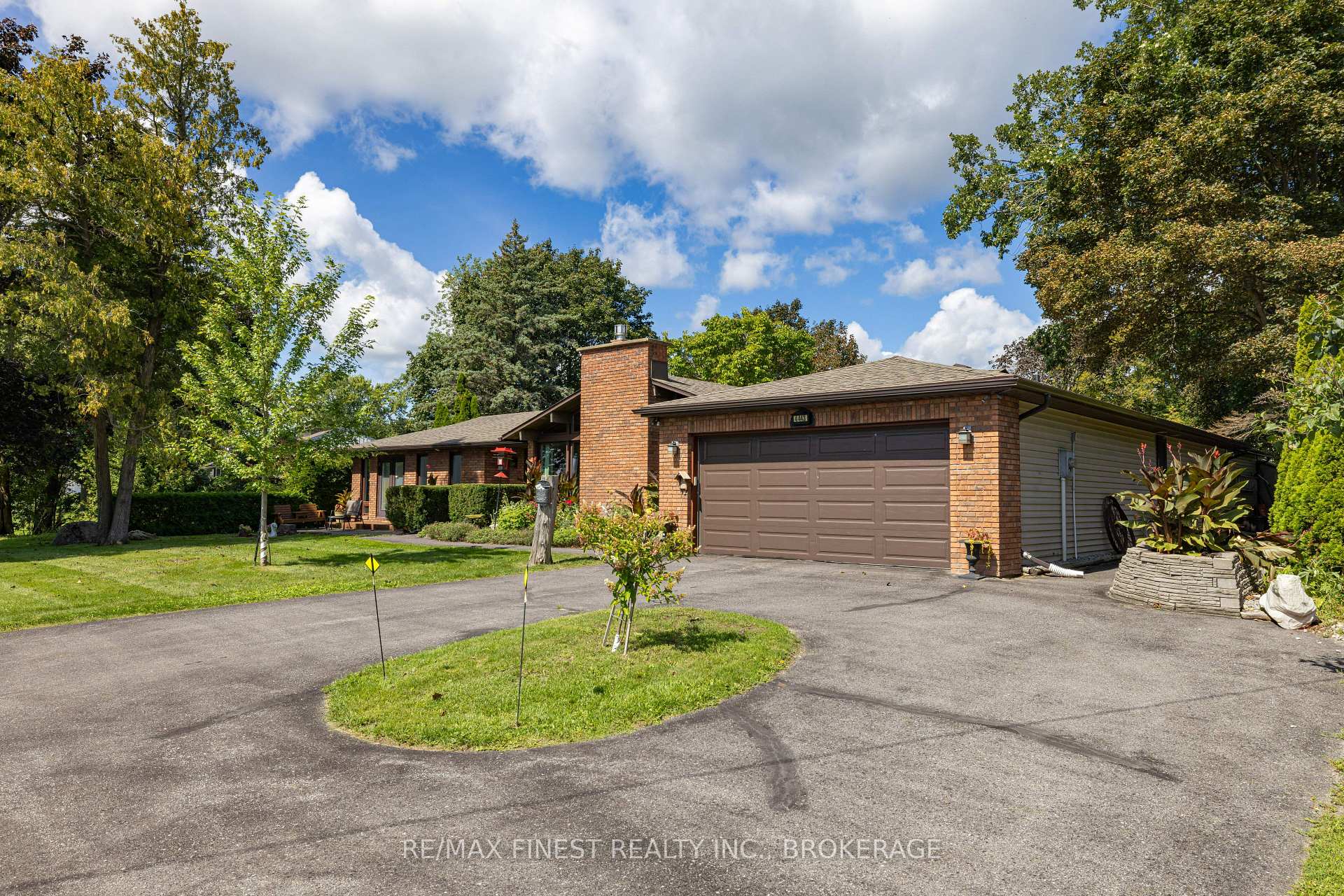 Photo 2 of 4443 Bath Road, Loyalist, Amherstview — HOMEH