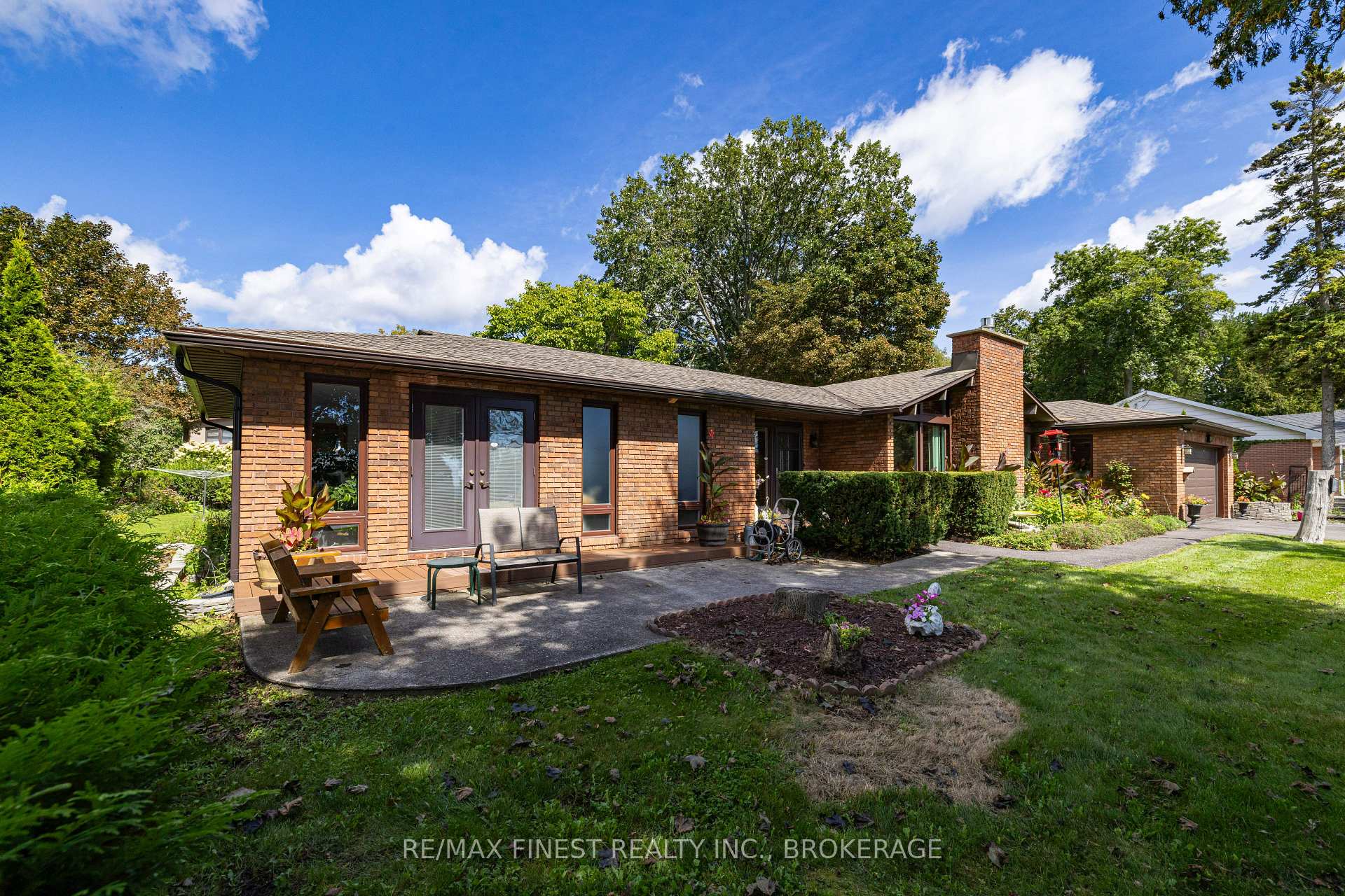 Photo 3 of 4443 Bath Road, Loyalist, Amherstview — HOMEH