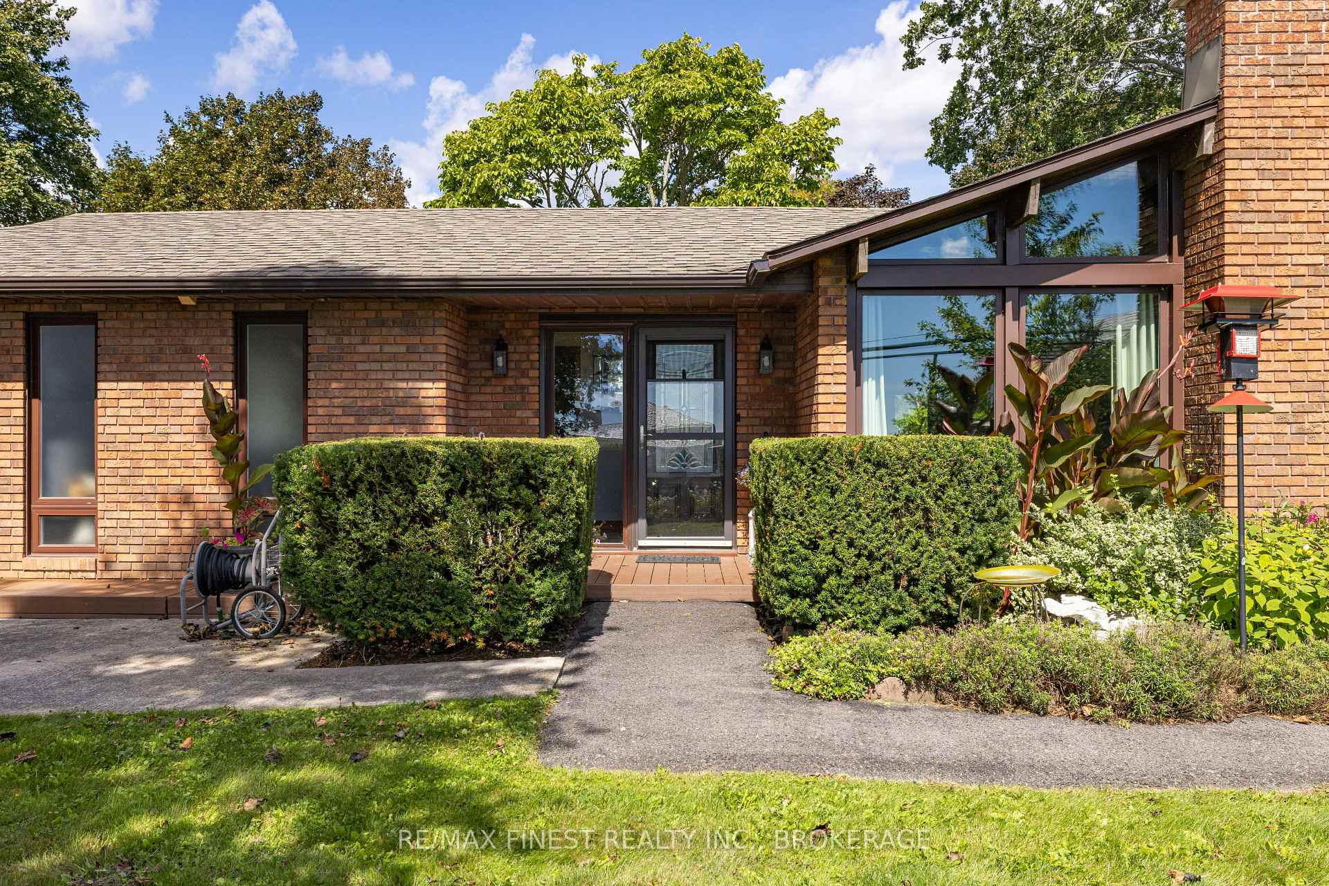 Photo 4 of 4443 Bath Road, Loyalist, Amherstview — HOMEH