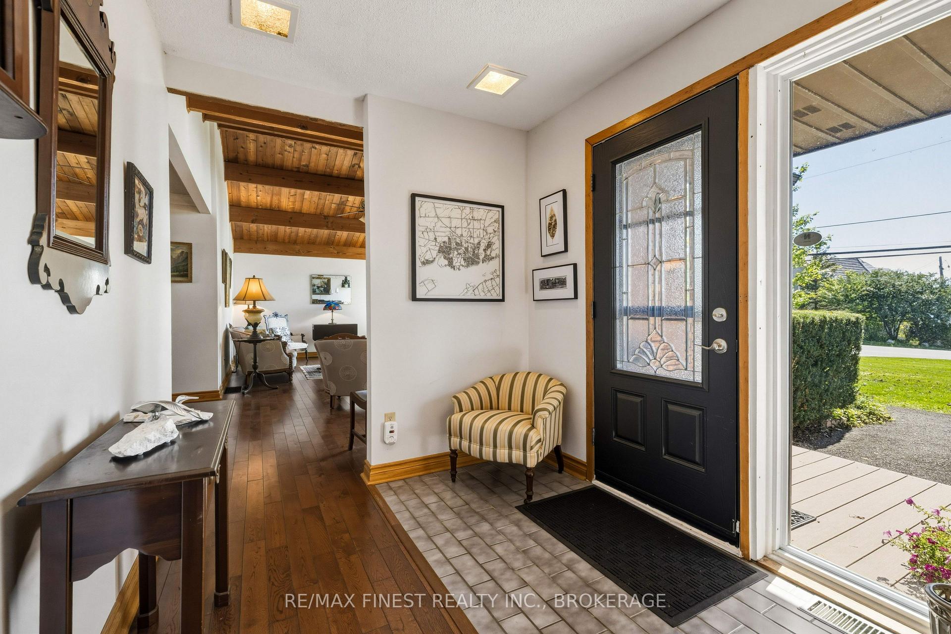 Photo 5 of 4443 Bath Road, Loyalist, Amherstview — HOMEH