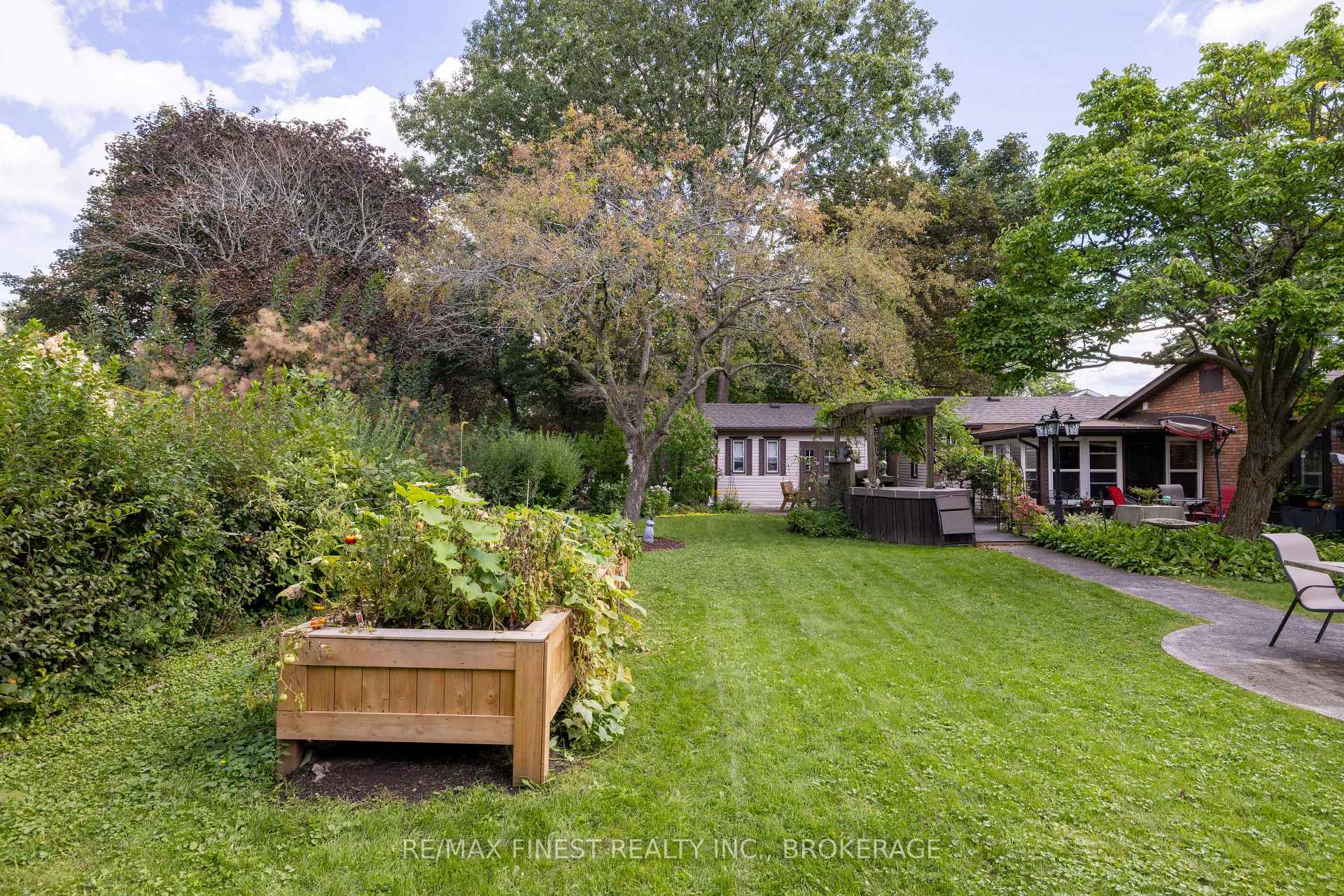 Photo 34 of 4443 Bath Road, Loyalist, Amherstview — HOMEH