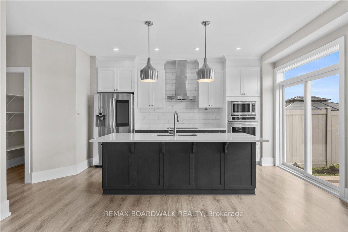 Photo 17 of 343 Sweetclover Way, Ottawa, Avalon West — HOMEH