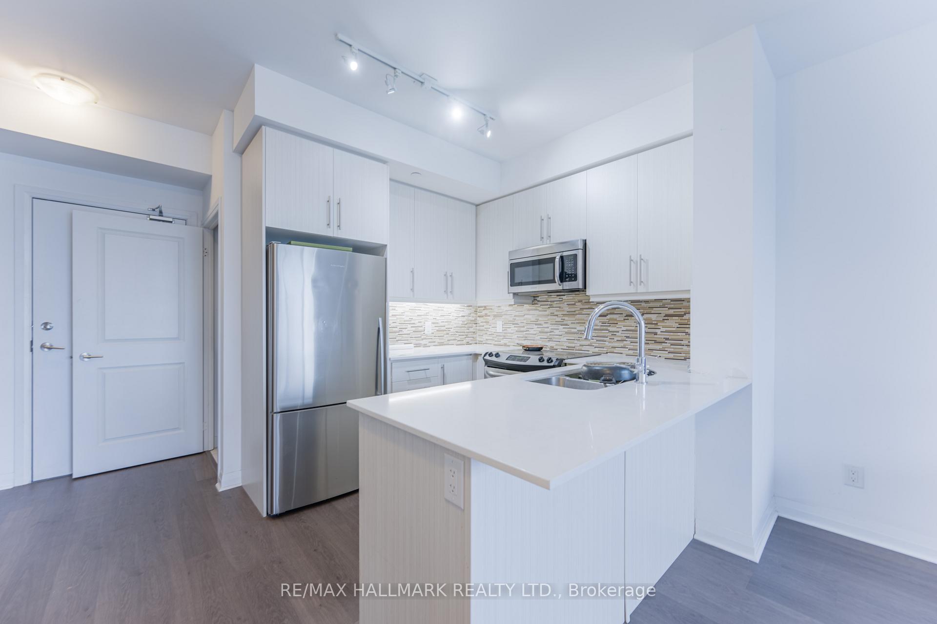 Photo 7 of Unit 406, 55 Oneida Crescent, Richmond Hill, Langstaff — HOMEH