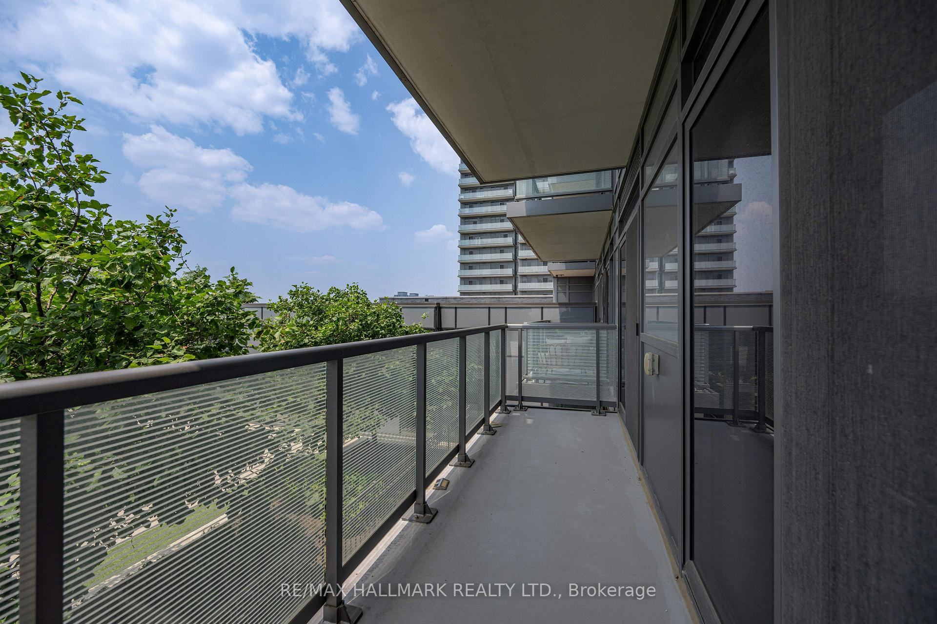 Photo 9 of Unit 406, 55 Oneida Crescent, Richmond Hill, Langstaff — HOMEH