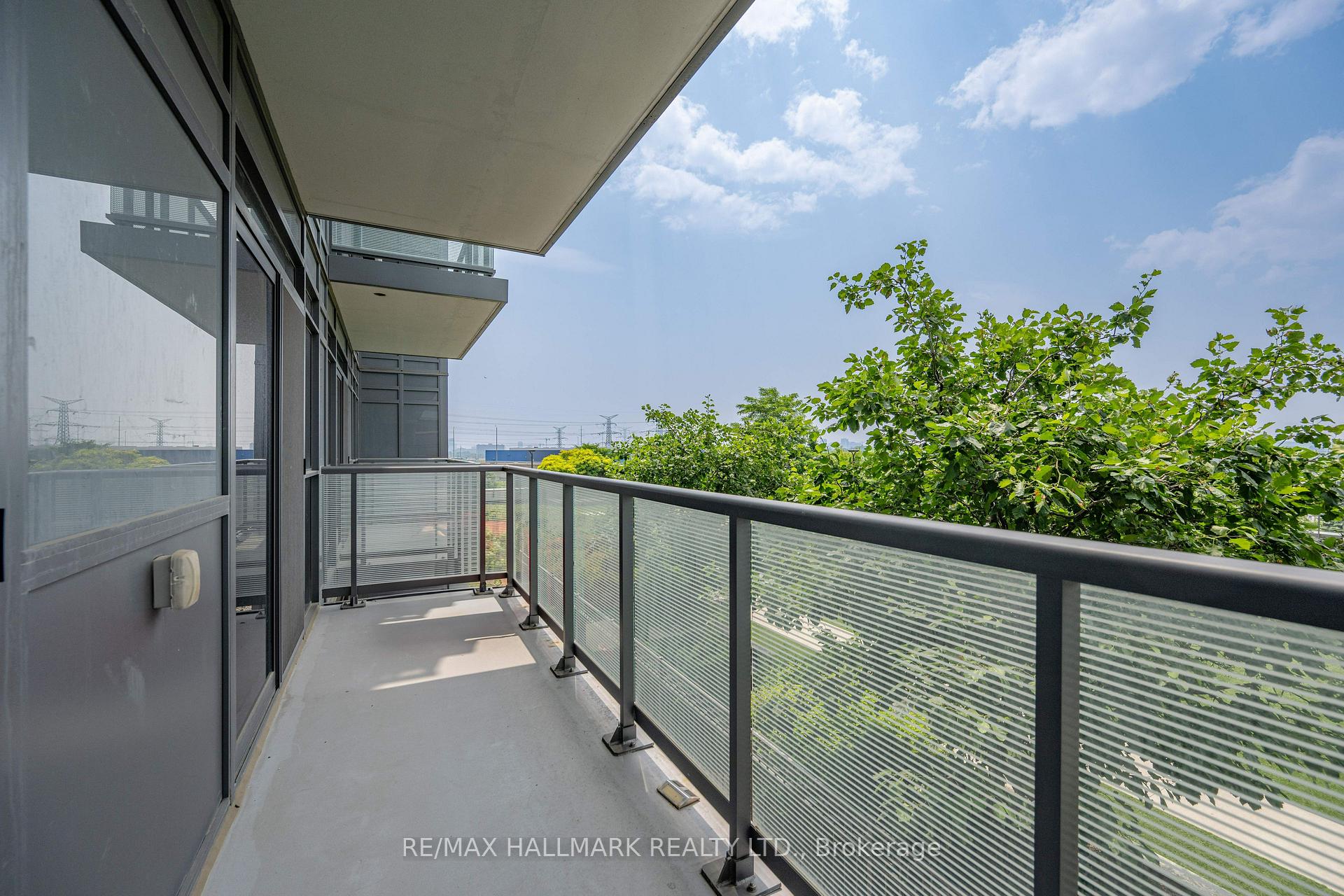 Photo 10 of Unit 406, 55 Oneida Crescent, Richmond Hill, Langstaff — HOMEH