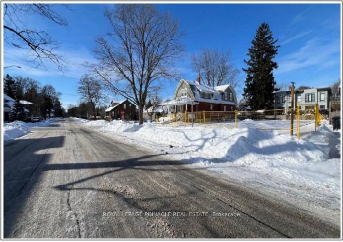 Photo 2 of 52 Forest Avenue, Mississauga, Port Credit — HOMEH