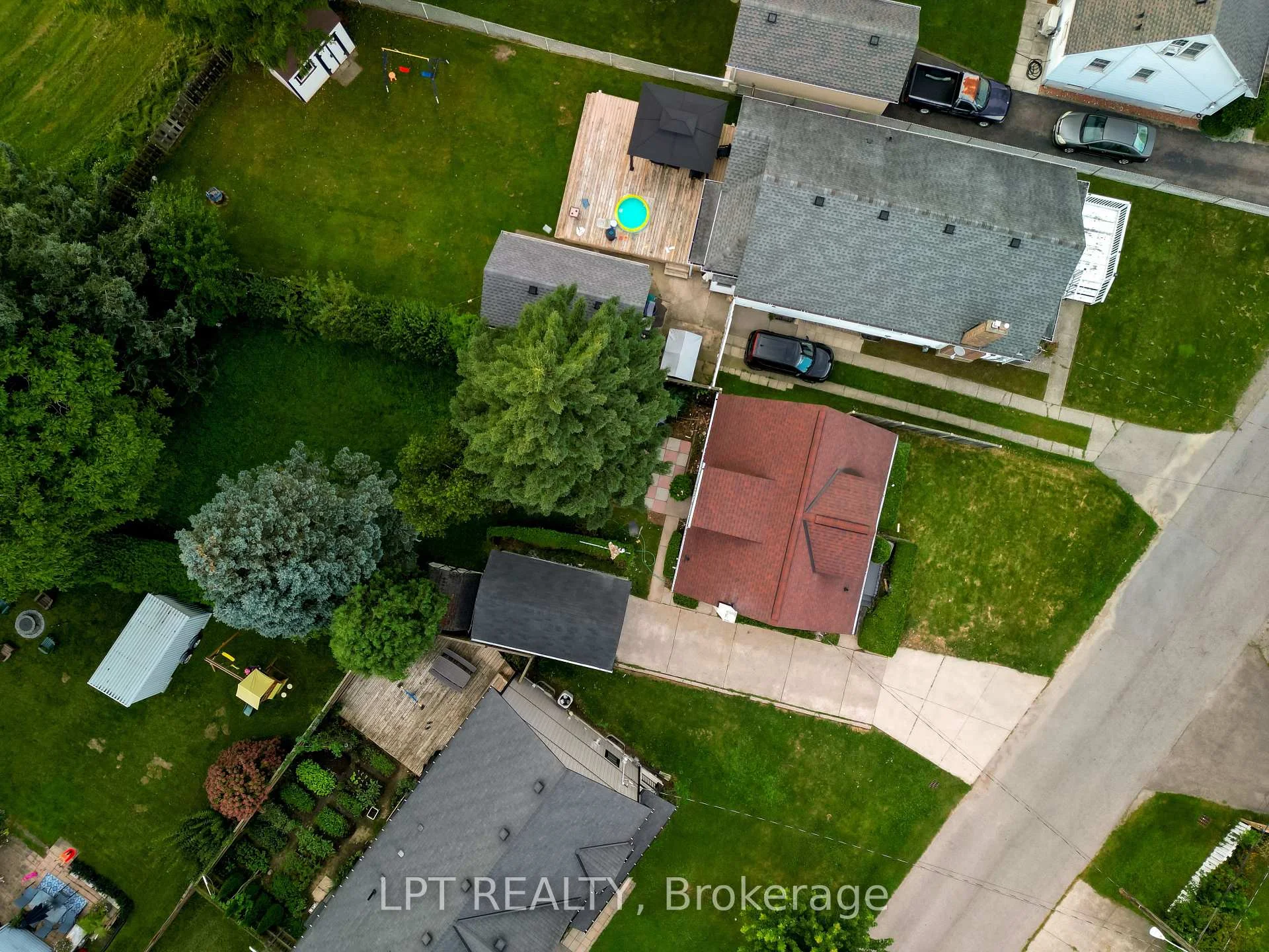 Photo 4 of 18 Jubilee Drive, St. Catharines, Carlton/Bunting — HOMEH