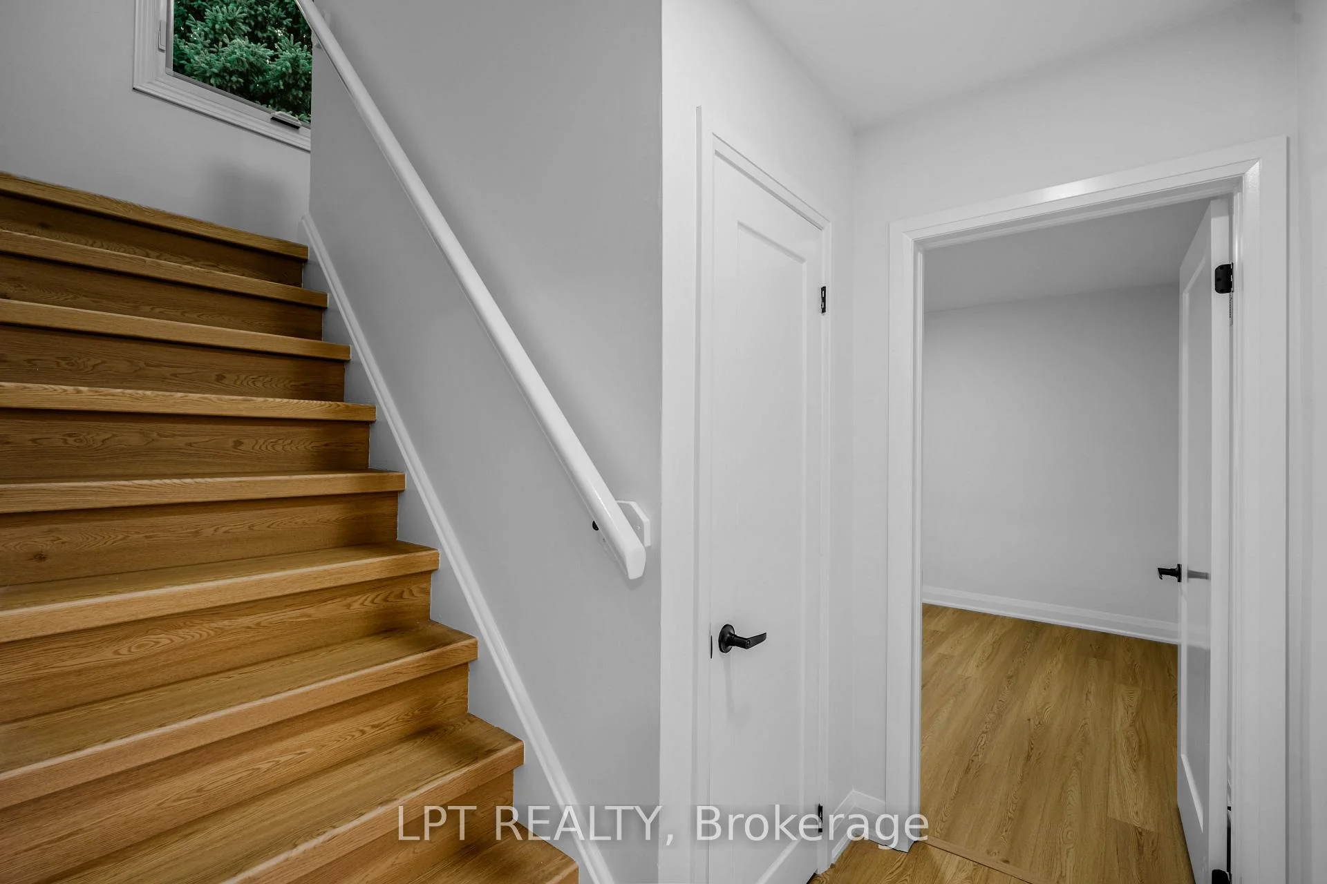 Photo 22 of 18 Jubilee Drive, St. Catharines, Carlton/Bunting — HOMEH