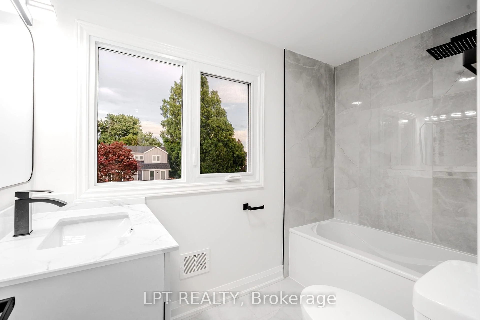 Photo 27 of 18 Jubilee Drive, St. Catharines, Carlton/Bunting — HOMEH