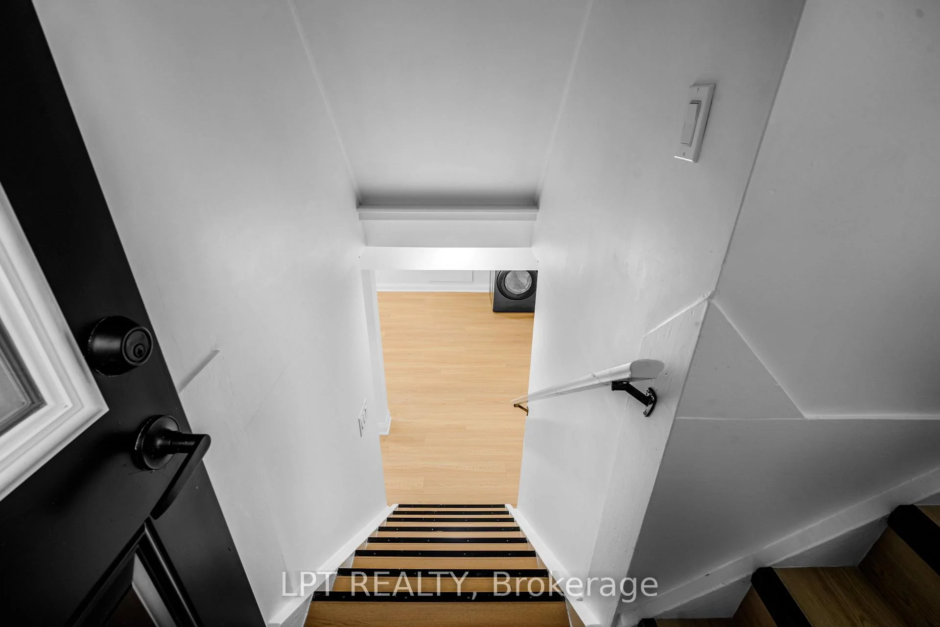 Photo 29 of 18 Jubilee Drive, St. Catharines, Carlton/Bunting — HOMEH
