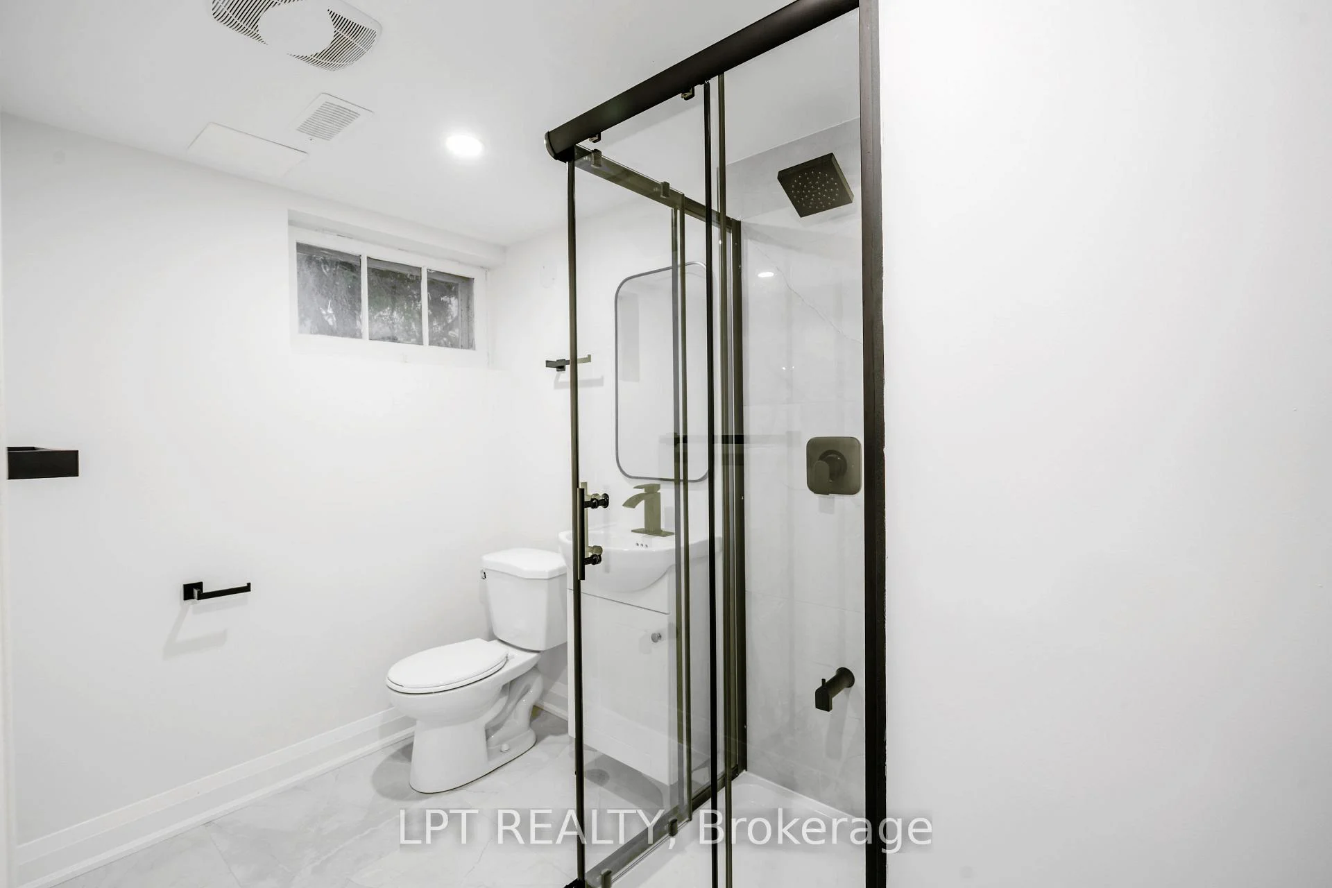 Photo 32 of 18 Jubilee Drive, St. Catharines, Carlton/Bunting — HOMEH