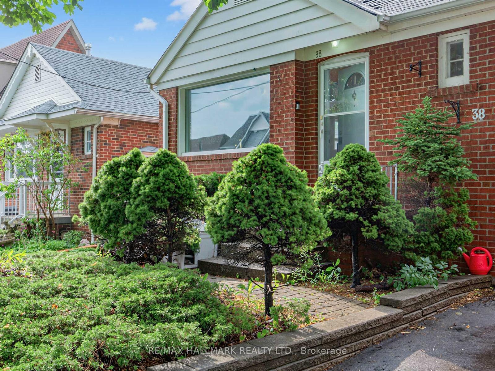 Photo 2 of 38 Ypres Road, Toronto, Keelesdale-Eglinton West — HOMEH