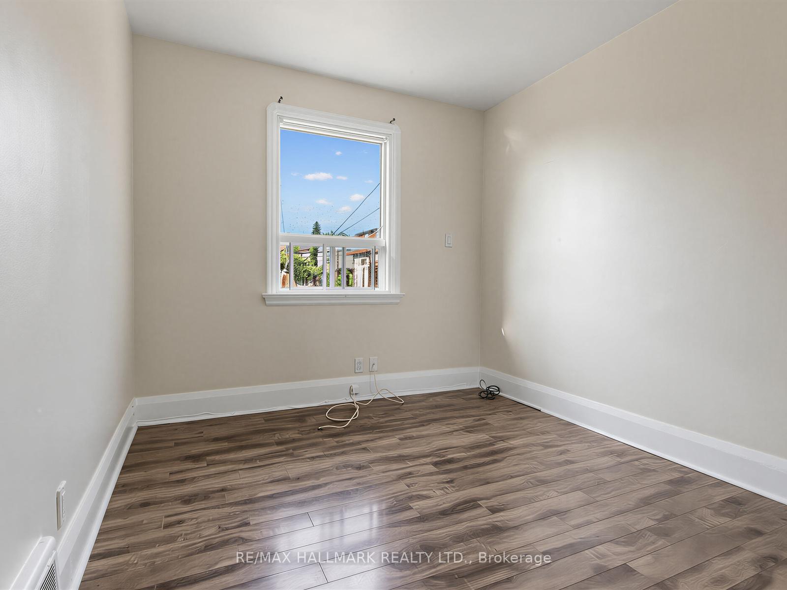Photo 14 of 38 Ypres Road, Toronto, Keelesdale-Eglinton West — HOMEH