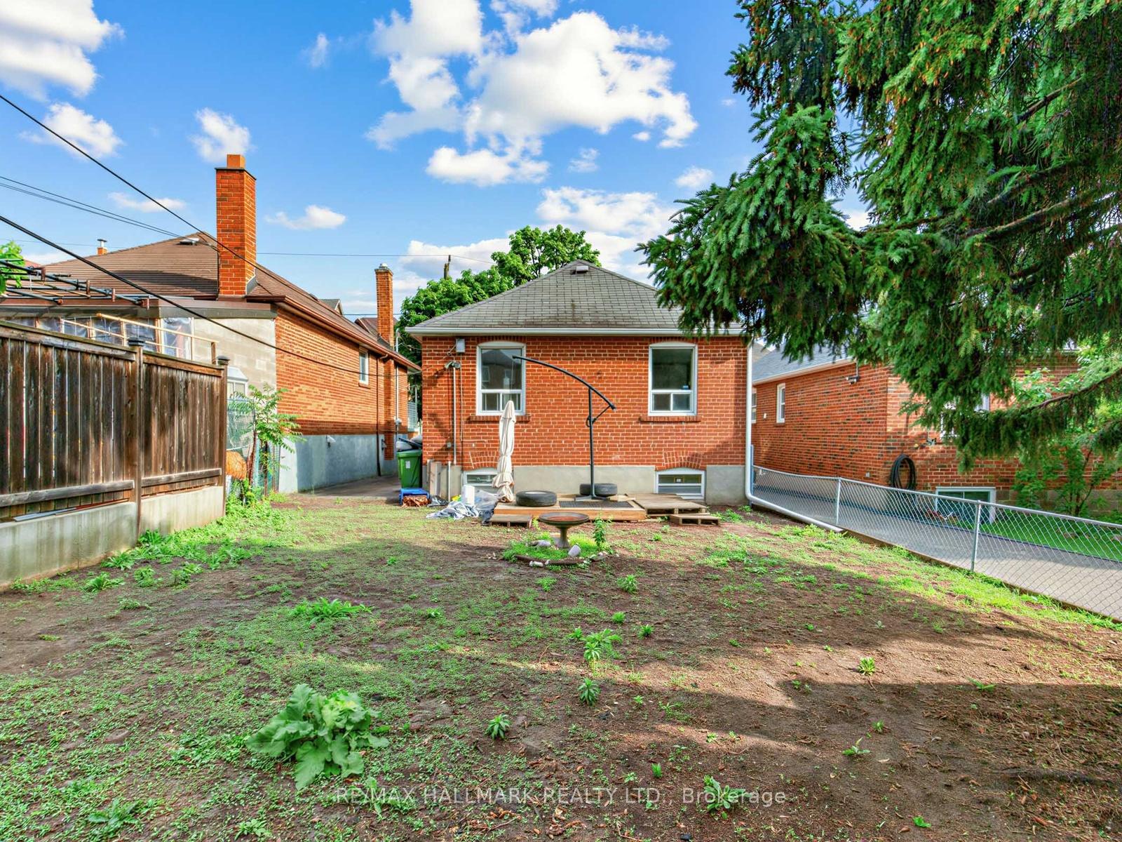 Photo 27 of 38 Ypres Road, Toronto, Keelesdale-Eglinton West — HOMEH