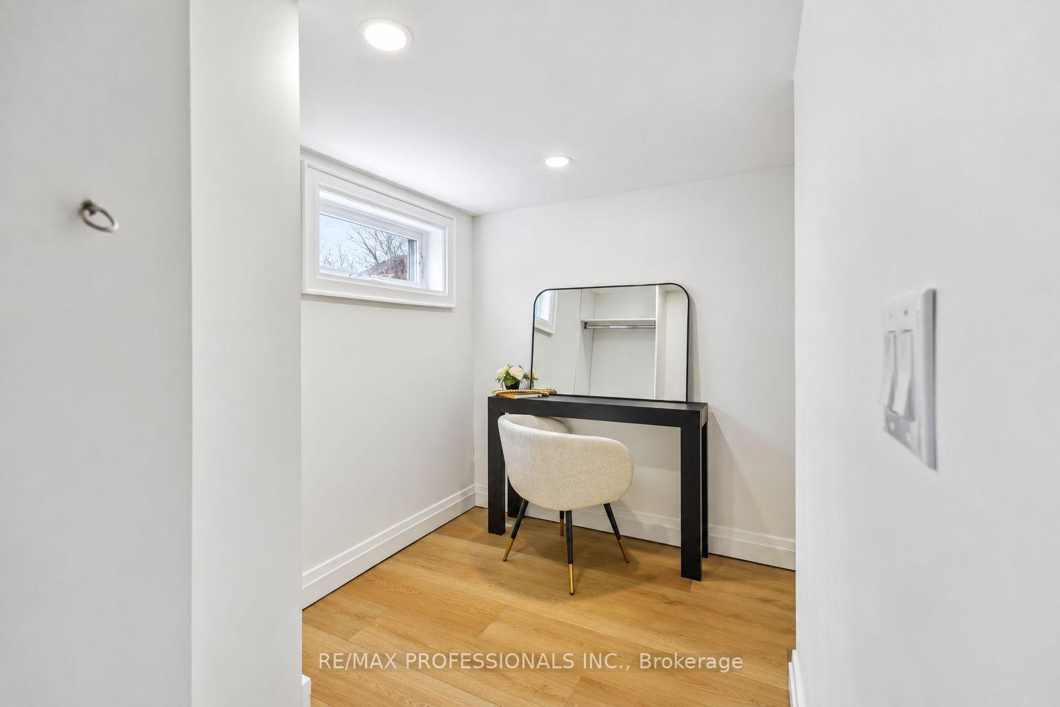 Photo 6 of Unit Lower, 134 Argyle Street, Toronto, Trinity-Bellwoods — HOMEH