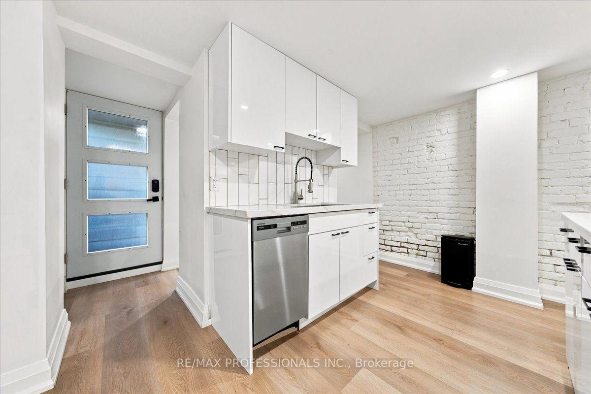 Photo 10 of Unit Lower, 134 Argyle Street, Toronto, Trinity-Bellwoods — HOMEH