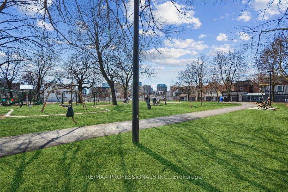 Photo 25 of Unit Lower, 134 Argyle Street, Toronto, Trinity-Bellwoods — HOMEH