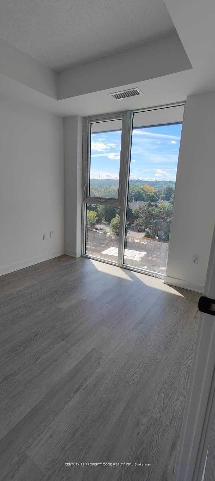 Photo 5 of Unit 405, 2782 Barton Street E, Hamilton, Riverdale — HOMEH