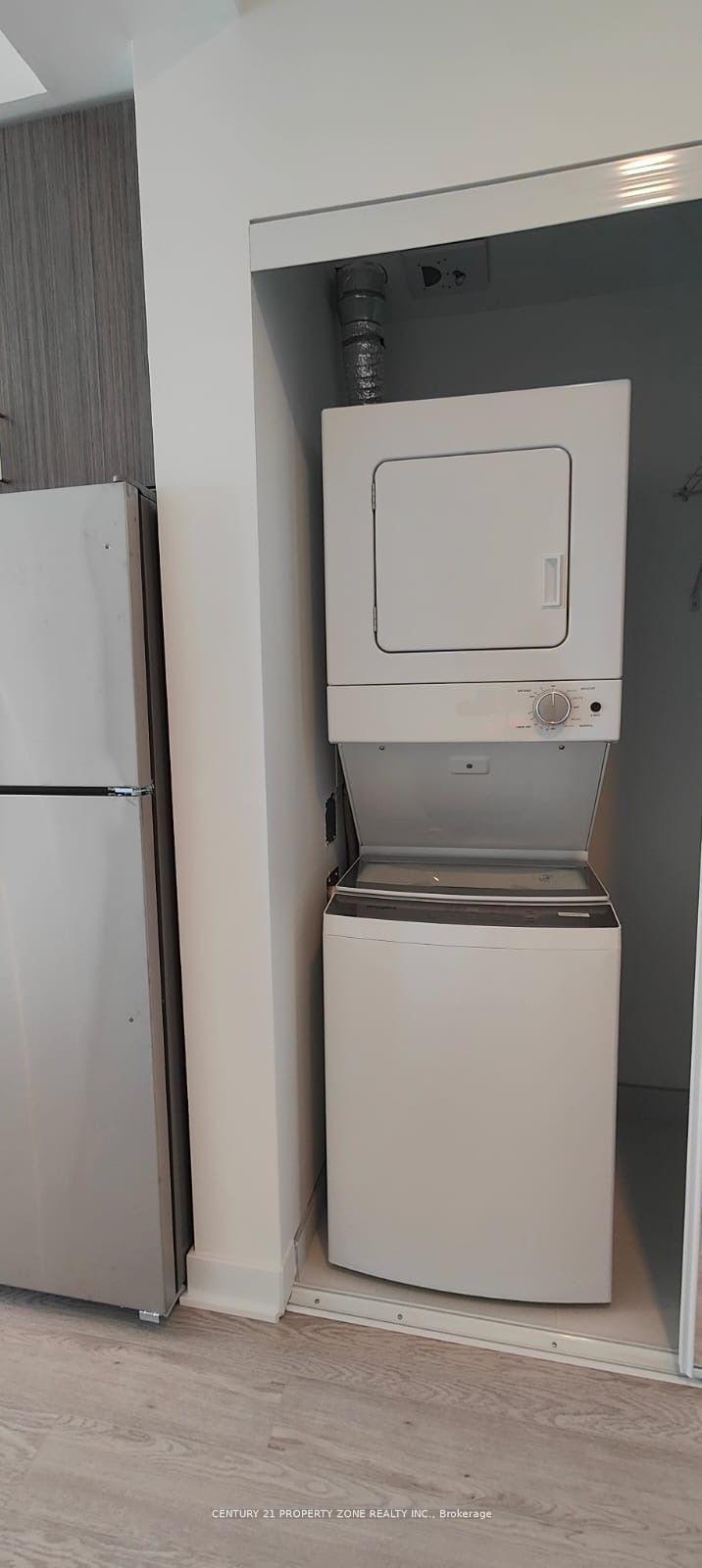 Photo 8 of Unit 405, 2782 Barton Street E, Hamilton, Riverdale — HOMEH
