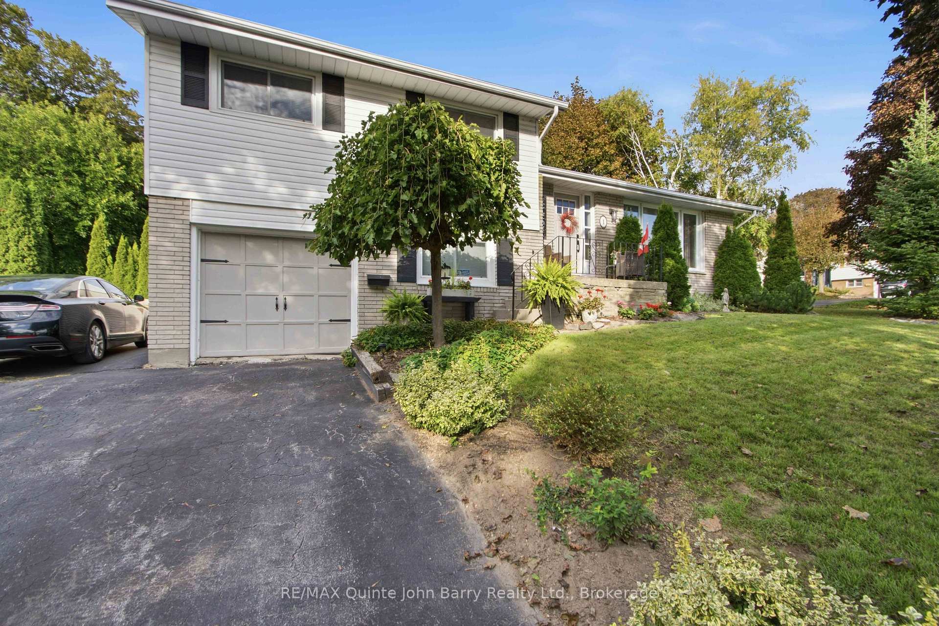 Photo 2 of 1 Parkside Drive, Quinte West, Trenton Ward — HOMEH