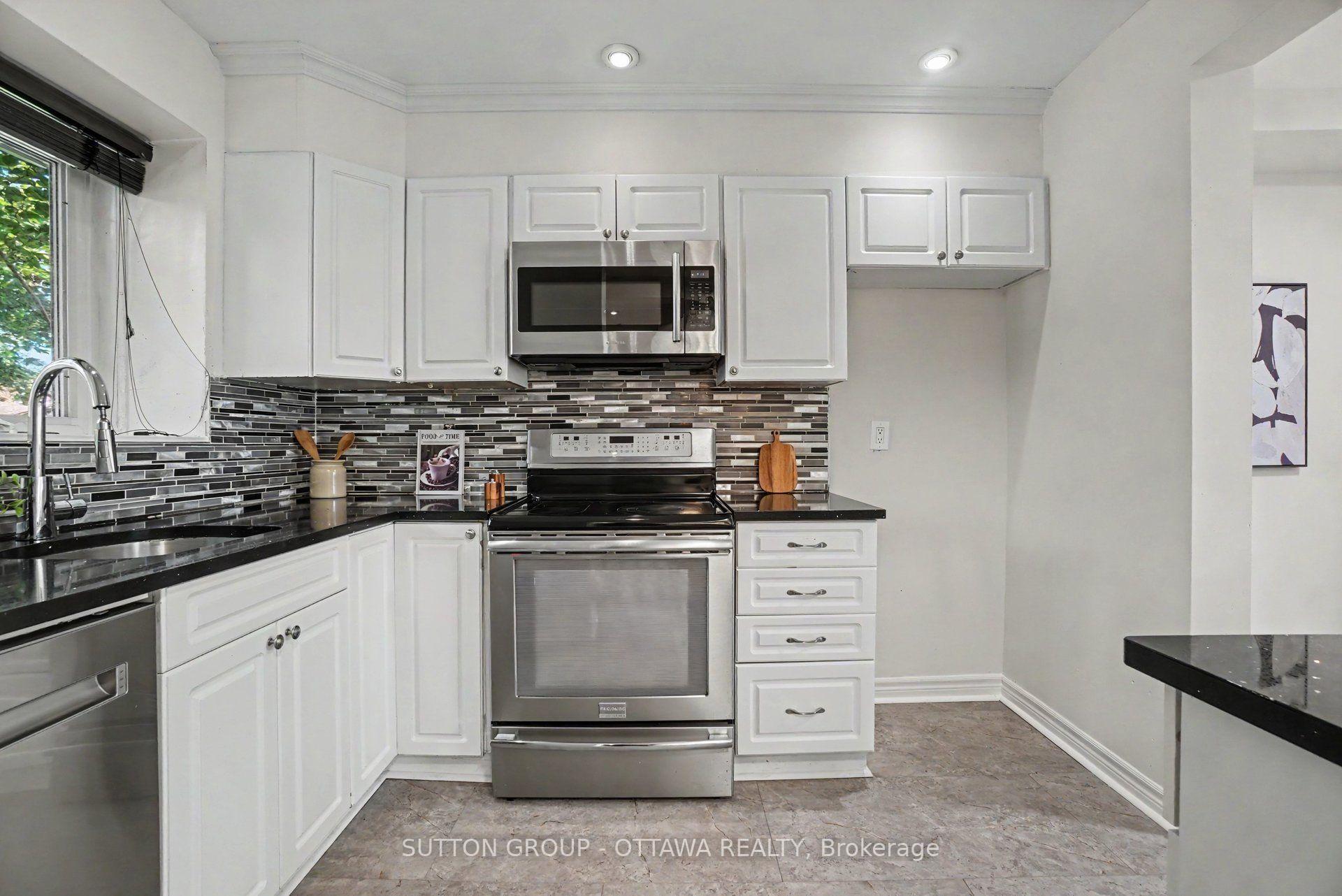 Photo 10 of 1833 Brousseau Crescent, Ottawa, Chateauneuf — HOMEH