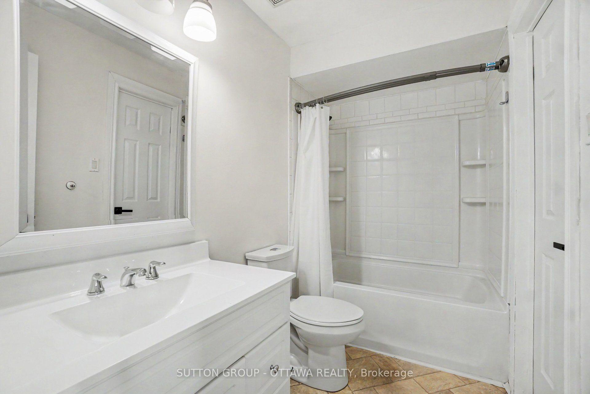 Photo 17 of 1833 Brousseau Crescent, Ottawa, Chateauneuf — HOMEH