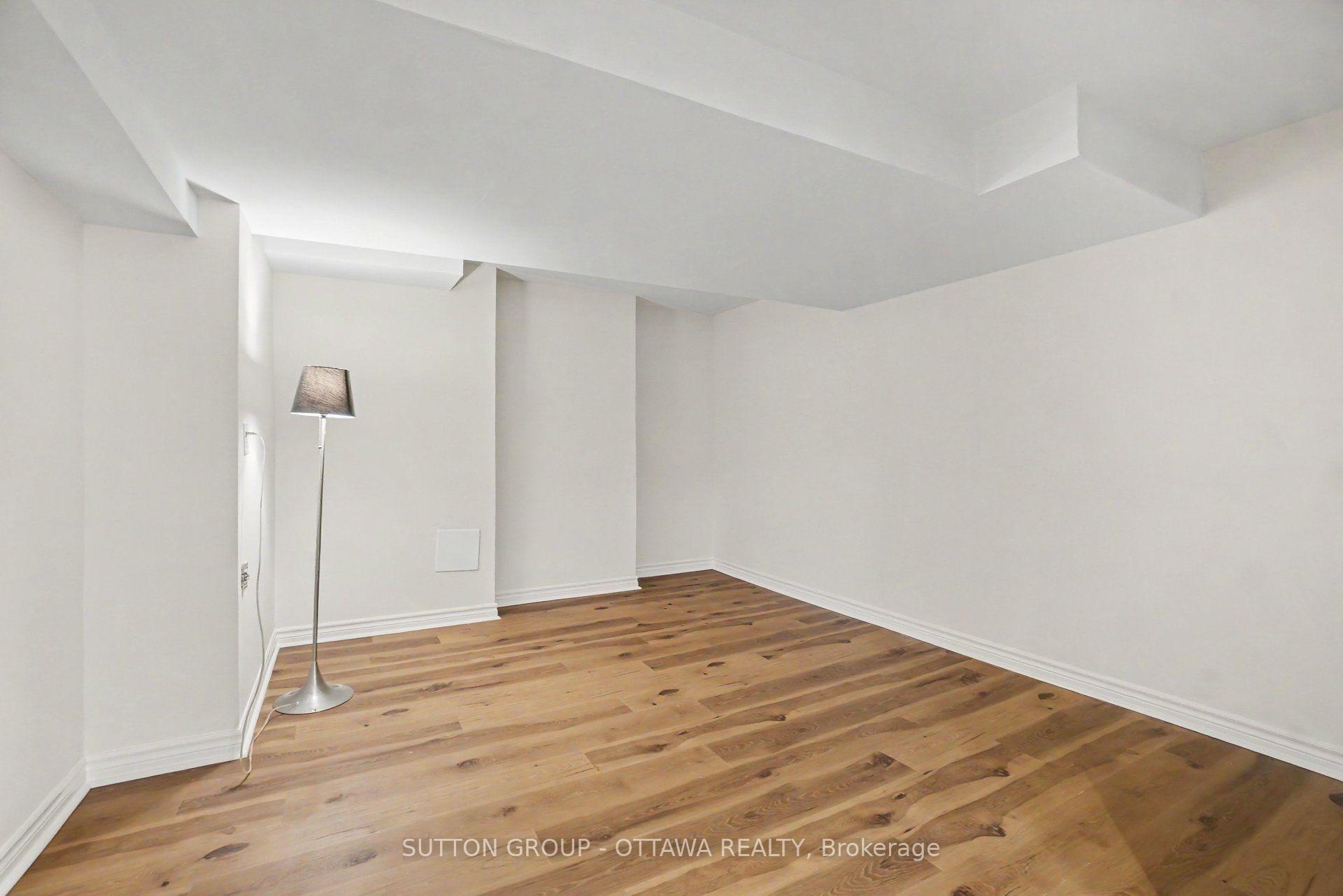 Photo 23 of 1833 Brousseau Crescent, Ottawa, Chateauneuf — HOMEH