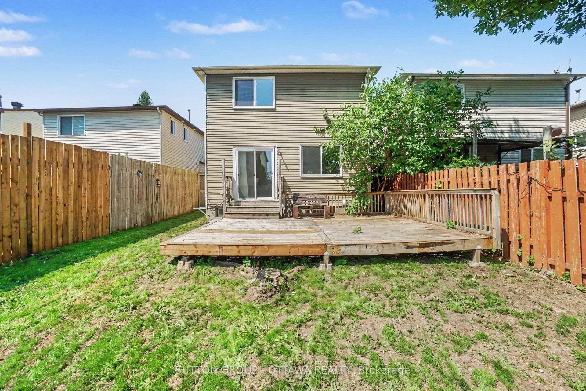 Photo 24 of 1833 Brousseau Crescent, Ottawa, Chateauneuf — HOMEH