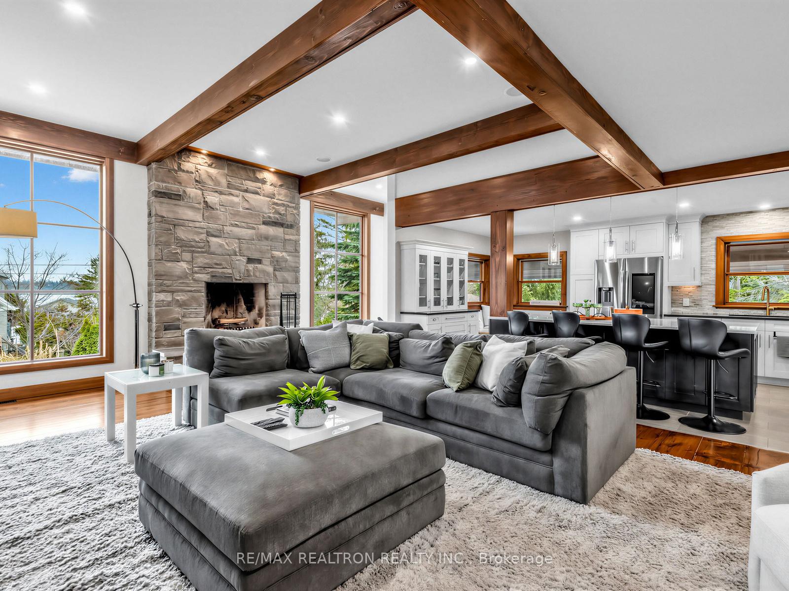 Photo 4 of 49 Gray Lane, Barrie, South Shore — HOMEH