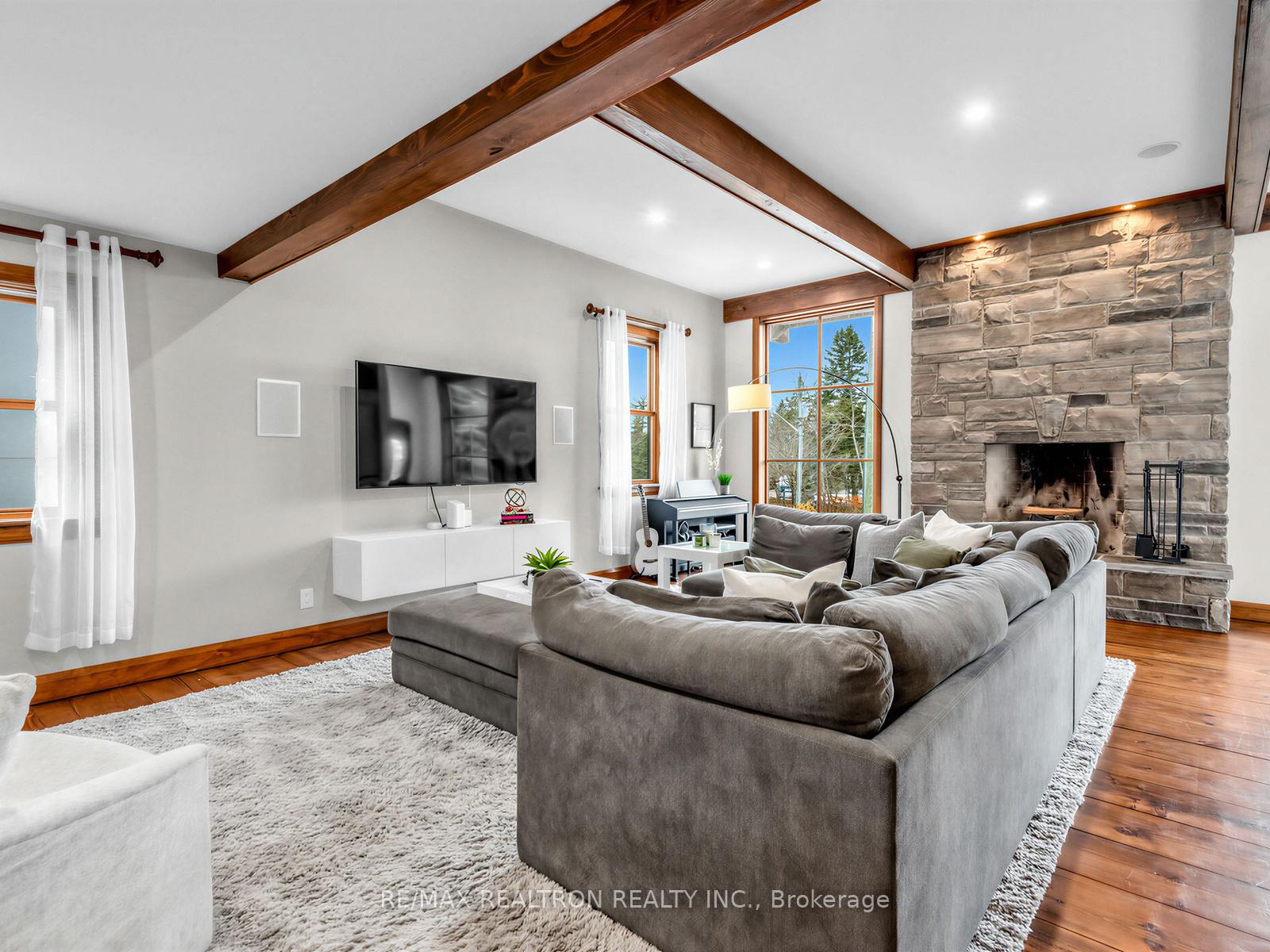 Photo 8 of 49 Gray Lane, Barrie, South Shore — HOMEH