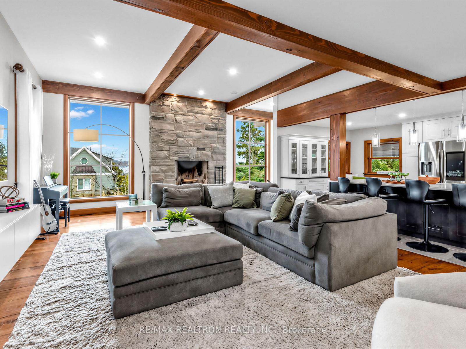 Photo 10 of 49 Gray Lane, Barrie, South Shore — HOMEH