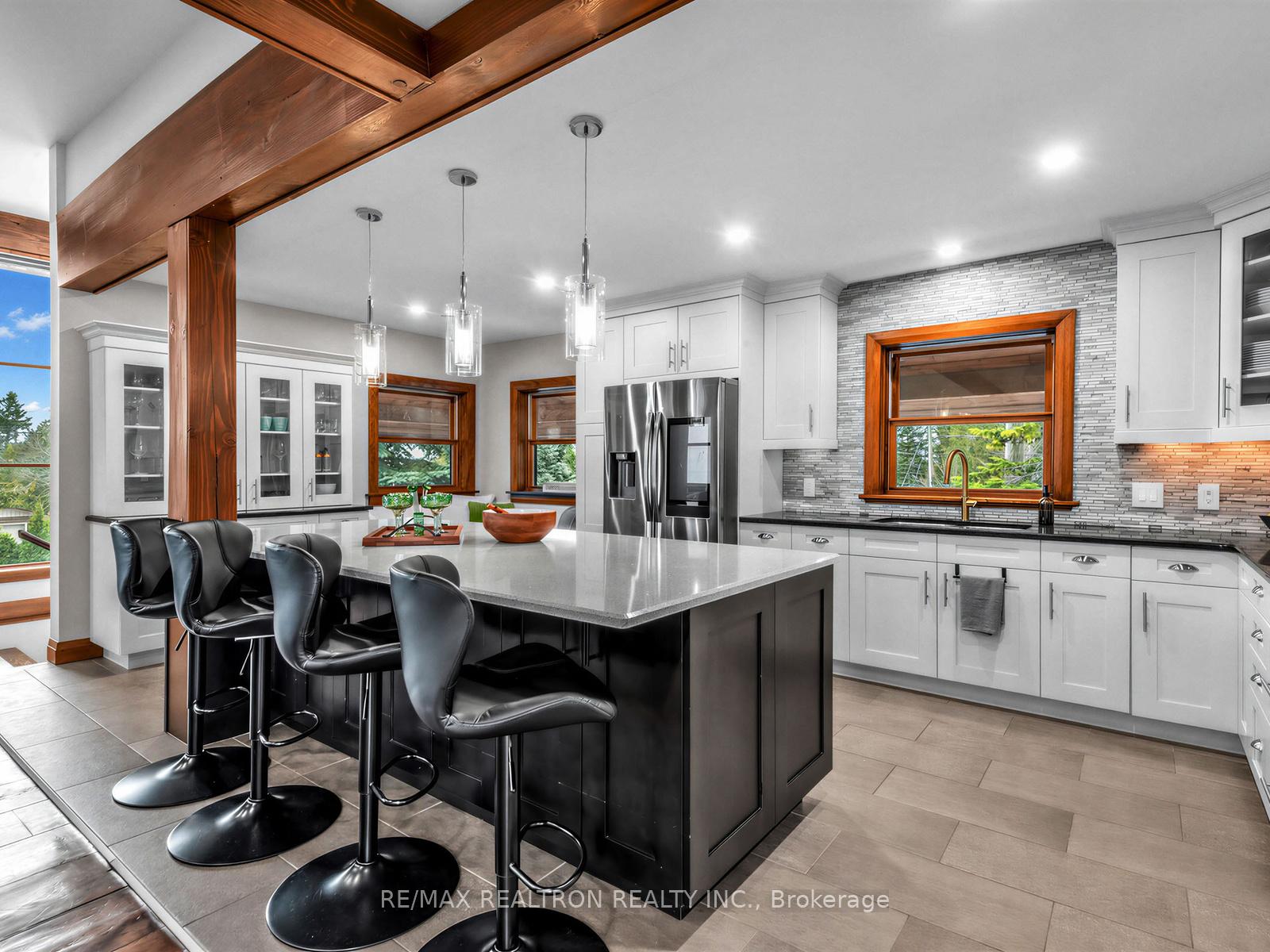 Photo 13 of 49 Gray Lane, Barrie, South Shore — HOMEH