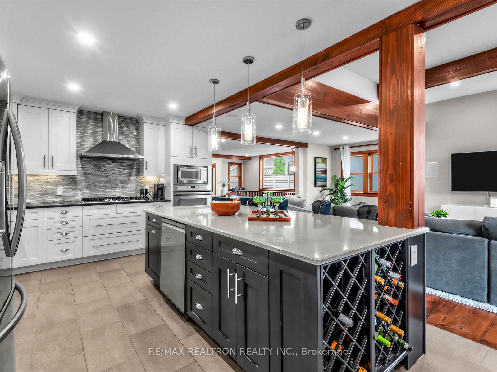 Photo 16 of 49 Gray Lane, Barrie, South Shore — HOMEH
