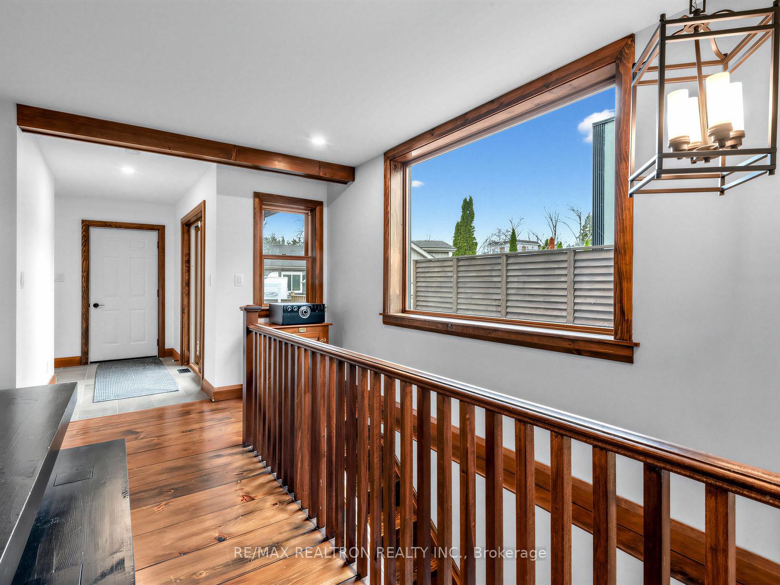 Photo 19 of 49 Gray Lane, Barrie, South Shore — HOMEH