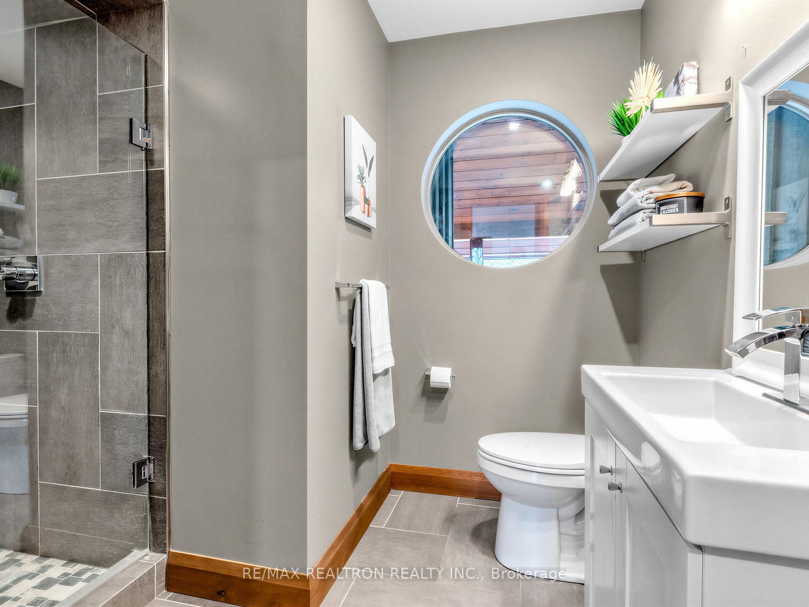 Photo 21 of 49 Gray Lane, Barrie, South Shore — HOMEH