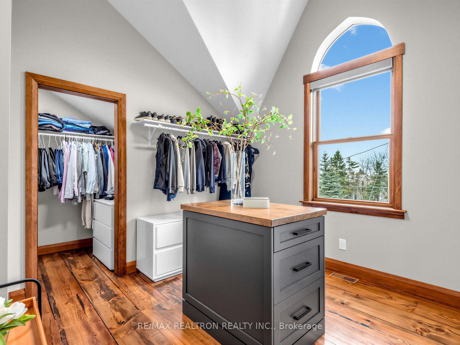Photo 30 of 49 Gray Lane, Barrie, South Shore — HOMEH