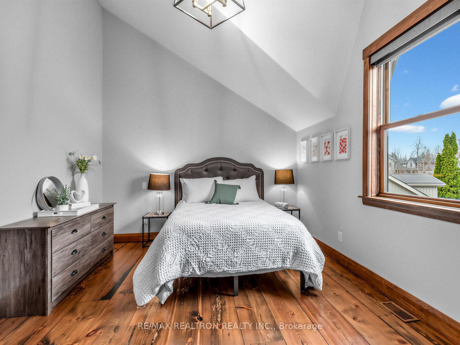 Photo 35 of 49 Gray Lane, Barrie, South Shore — HOMEH