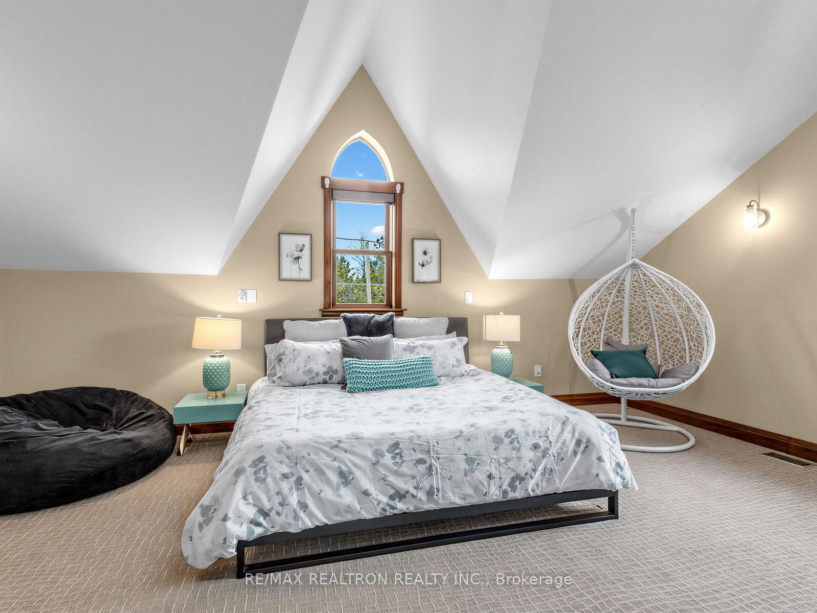 Photo 38 of 49 Gray Lane, Barrie, South Shore — HOMEH