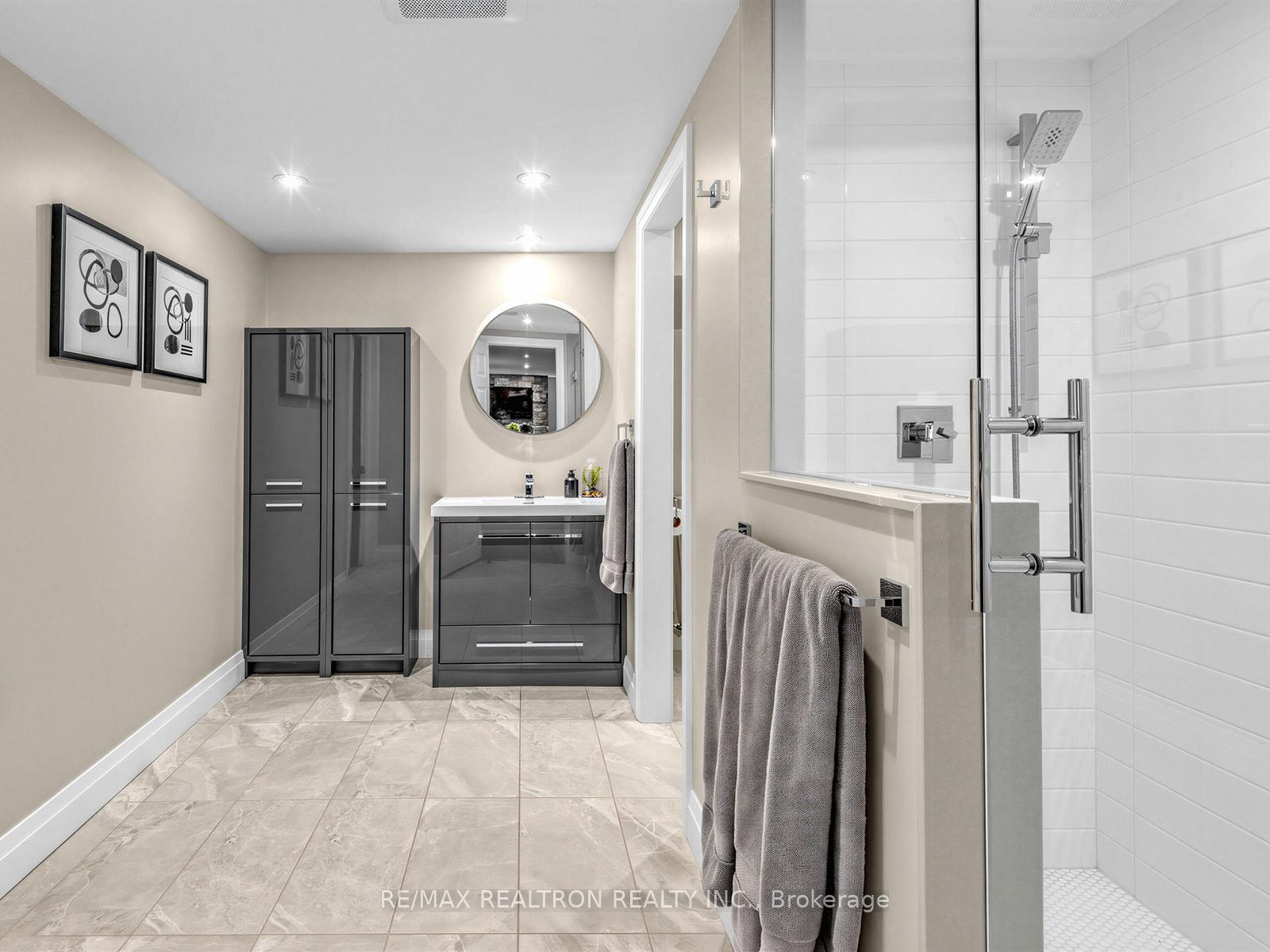 Photo 45 of 49 Gray Lane, Barrie, South Shore — HOMEH