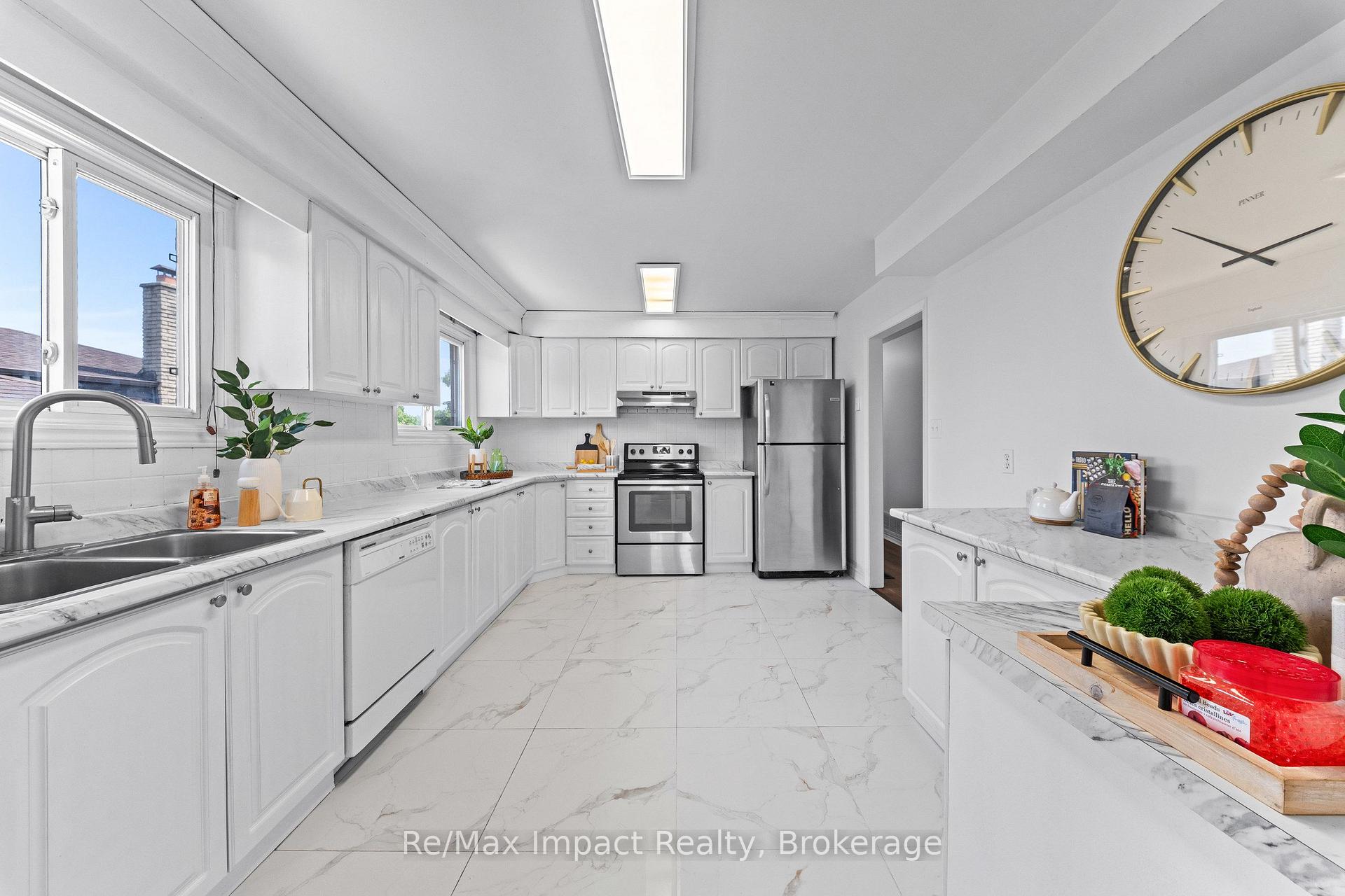 Photo 7 of 3874 Brandon Gate Drive, Mississauga, Malton — HOMEH