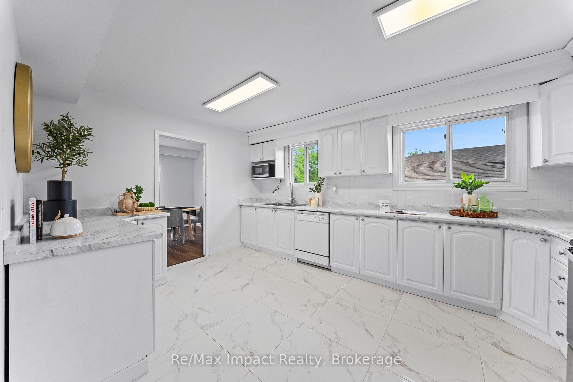 Photo 8 of 3874 Brandon Gate Drive, Mississauga, Malton — HOMEH